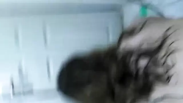 Узбечка с пышными формами просит оргазма